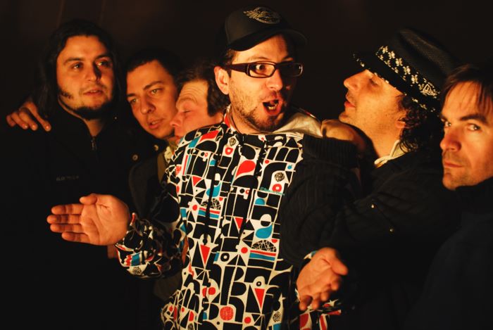 Urmareste noul videoclip Dirty Shirt, „Ride”